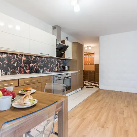 Hub - Charming Place, 5 Minutes To Old Town Privatunterkunft
