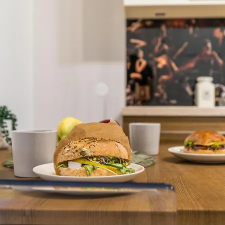 Séjour chez l'habitant Hub - Charming Place, 5 Minutes To Old Town *