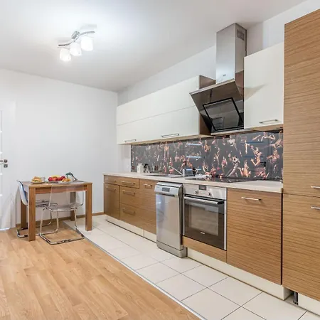 Séjour chez l'habitant Hub - Charming Place, 5 Minutes To Old Town *